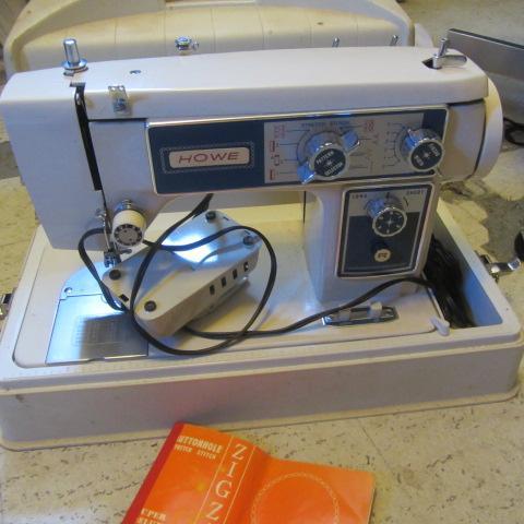 lot 62 image: Portable Sew Machine