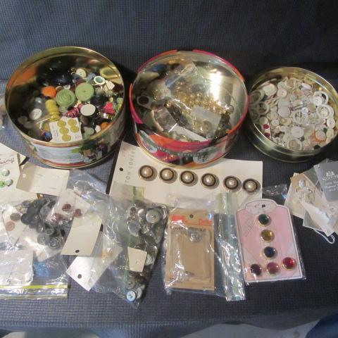 lot 67 image: Sewing Buttons