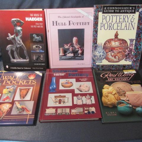 lot 89 image: Haeger, Hull, Wall Pockets, Shawnee & Red Wing Books