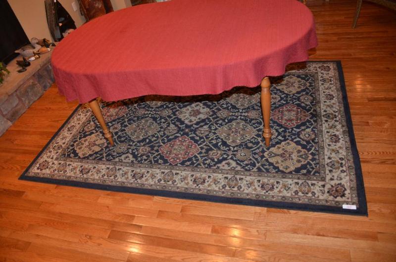 lot 105 image: Area rug 63x92"...