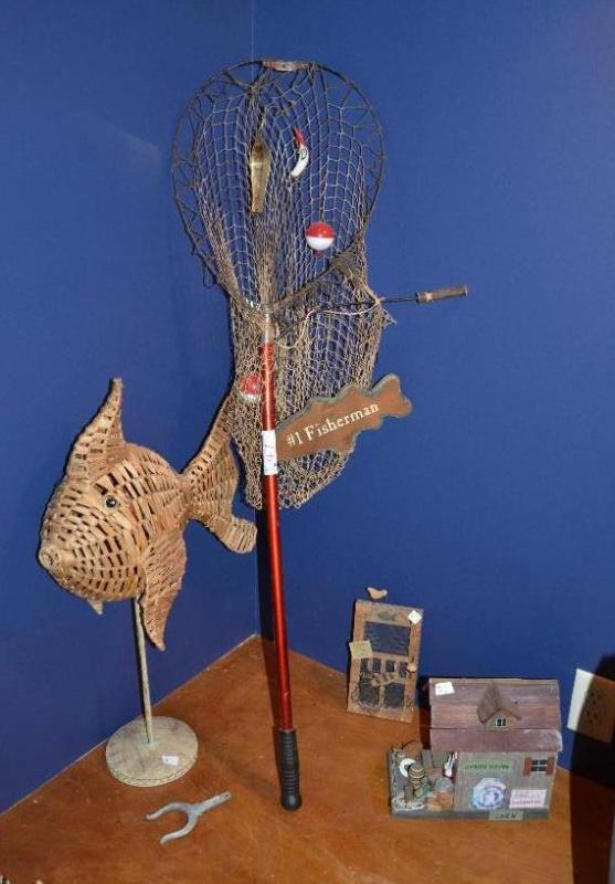 lot 47 image: Miniature bait house, fish net & fishing ...