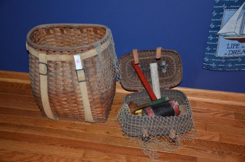 lot 50 image: Fishing Creels 20" tall & smaller fi...