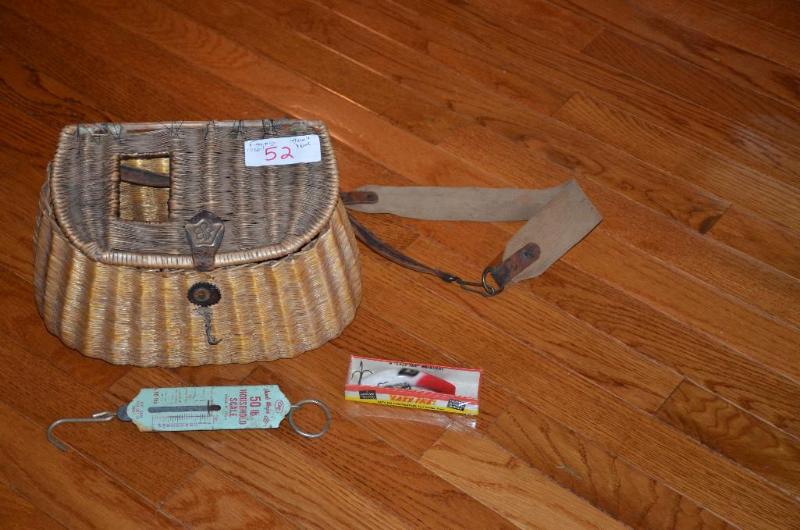 lot 52 image: Fishing creel&nbsp10x8x6" with Lazy Ike...
