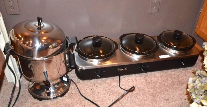 lot 90 image: Crock Pot slow cooker model 1360 & coffee...