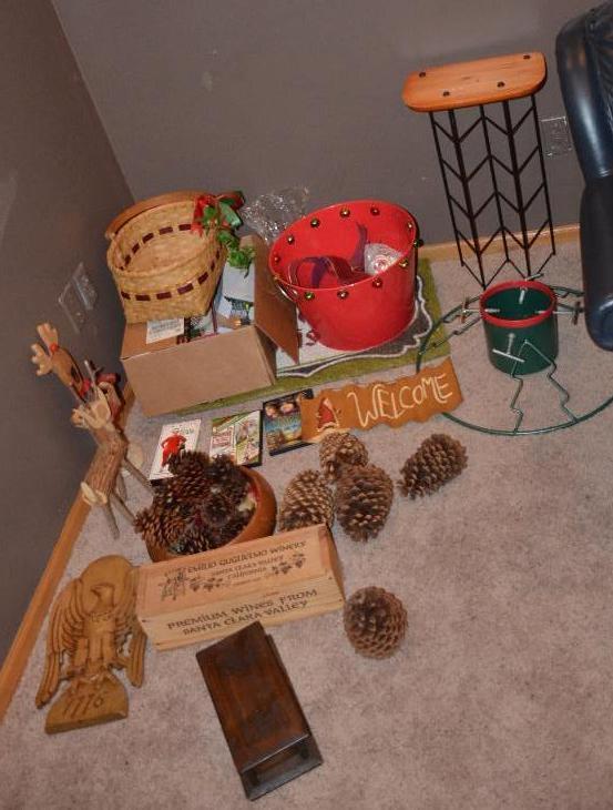 lot 96 image: Holiday decor as pictured....