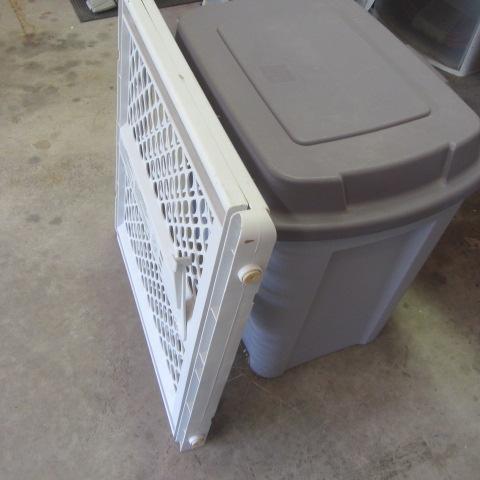 Safety Gate & Tote