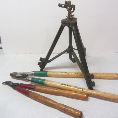 Sprinkler Stand, Loppers