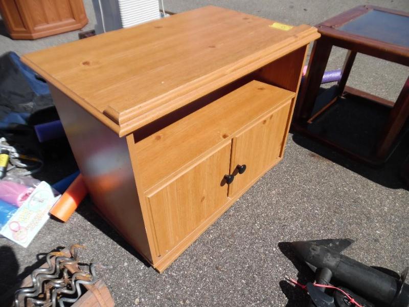 Swivel TV stand