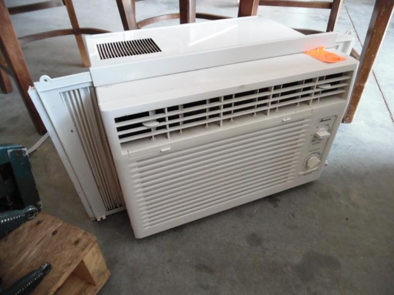 Window air conditioner