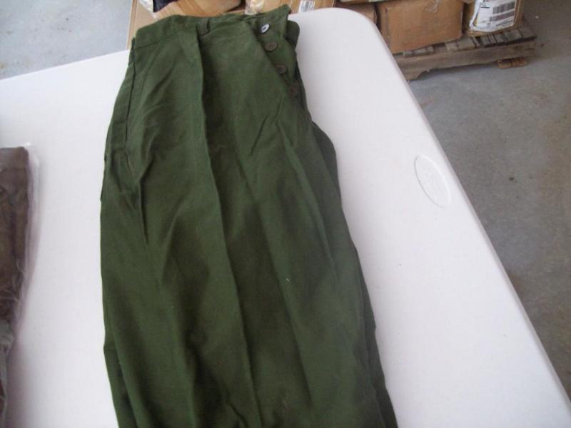 lot 43 image: Military Pants
