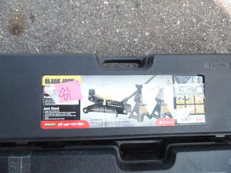 Trolley jack with jack stands