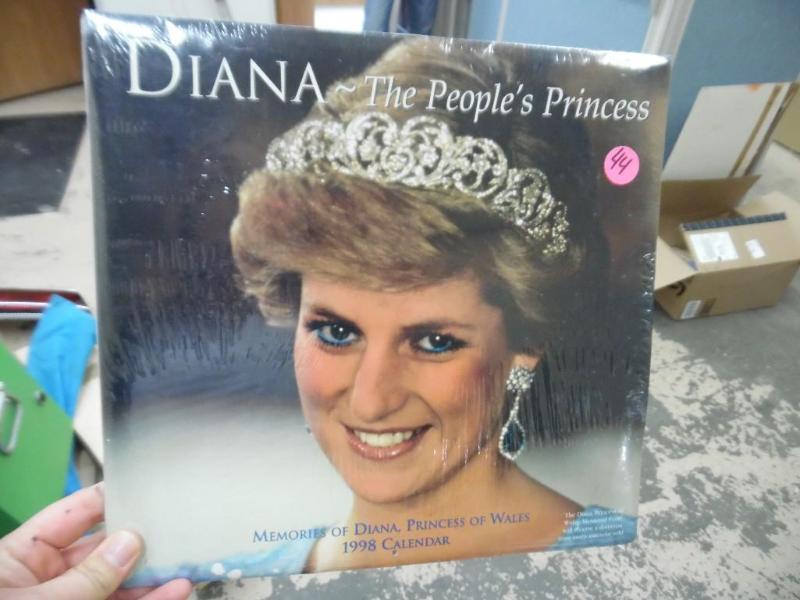 lot 44 image: 1998 Princess Diana of Wales Calendar