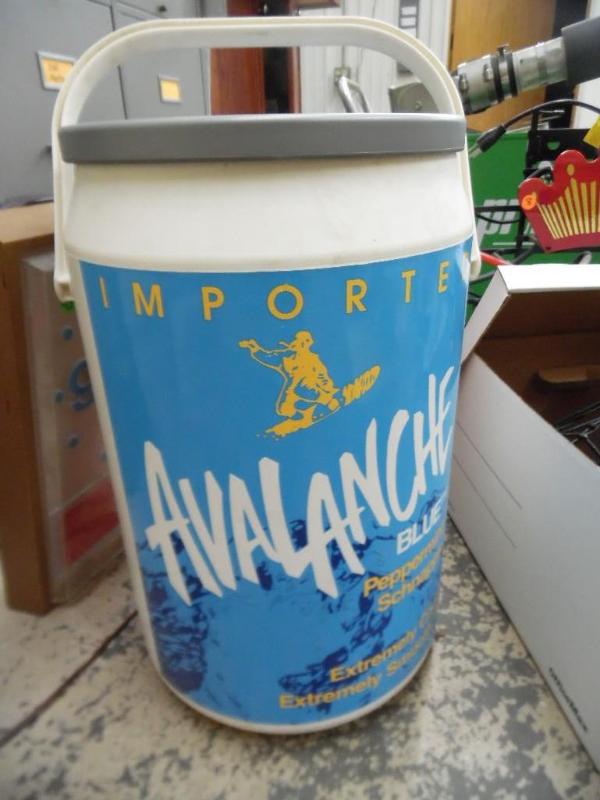 lot 9 image: Avalanche Blue Peppermint Schnapps Cooler
