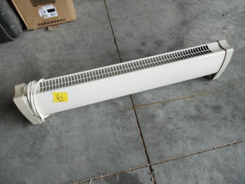 Electric baseboard heater