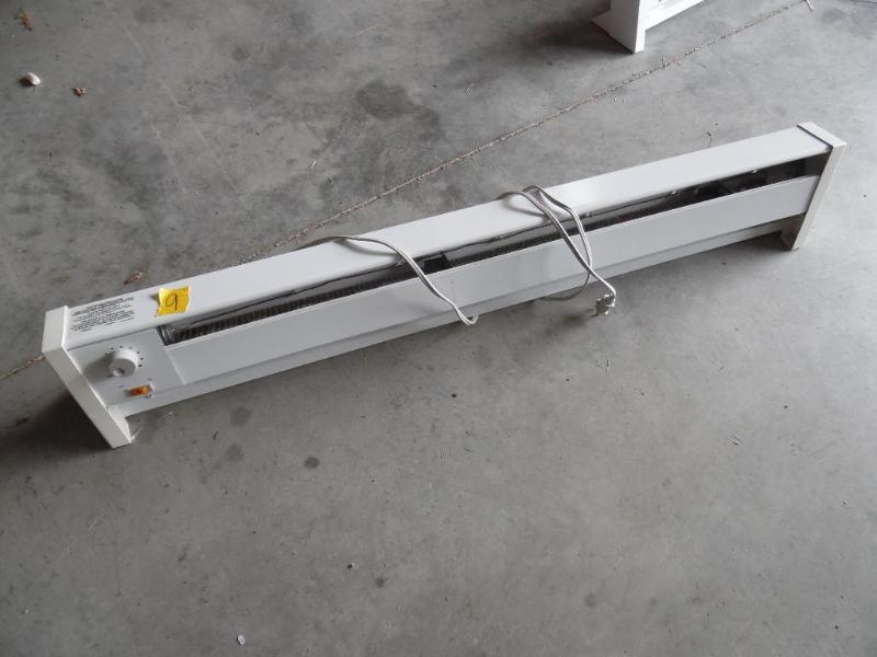 Electric baseboard heater