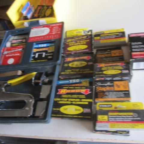 Tack Stapler, Staples