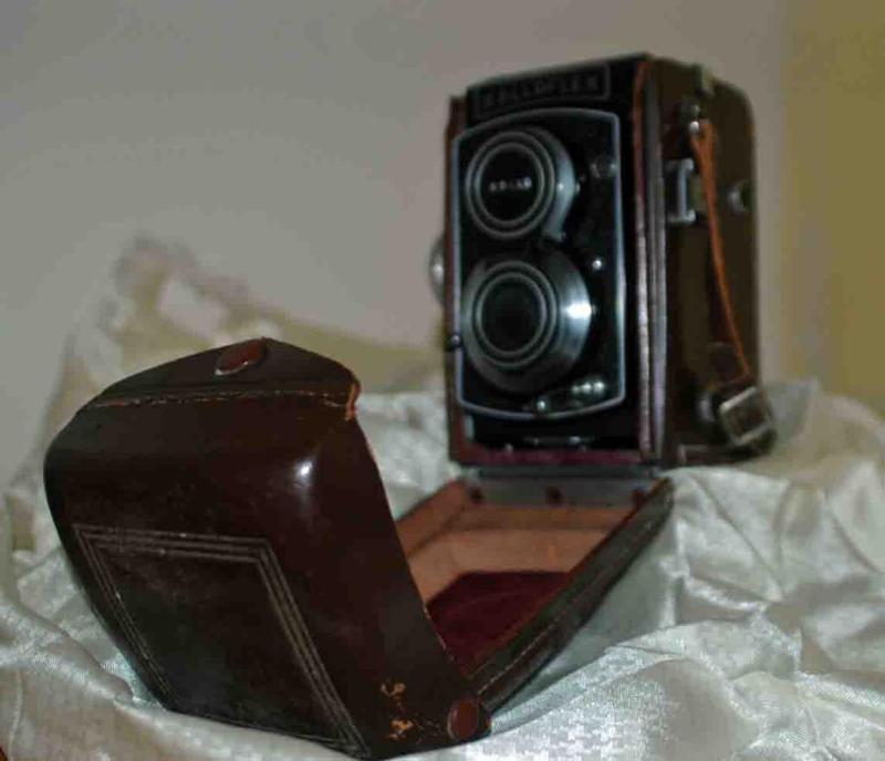 Kalloflex Twin Lens Reflex Camera w Case