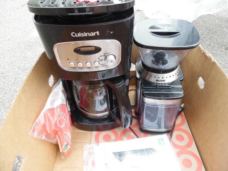 lot 44 image: Coffee maker and coffee grinder