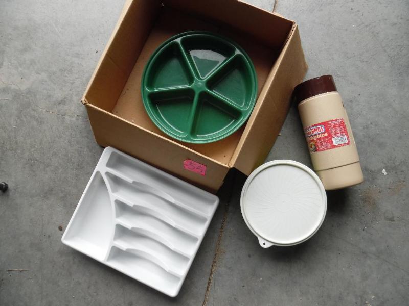 lot 55 image: Kitchen items