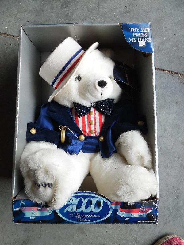 lot 56 image: 2000 Americana Bear