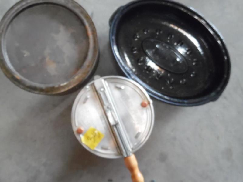 Popcorn pan and roaster pan