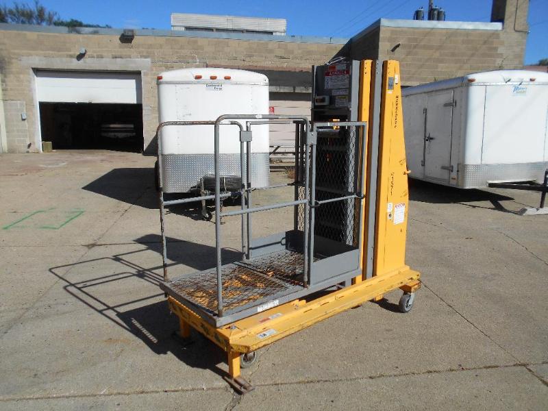 lot 10 image: BilJax Aerial Manlift, Boom Lift. Works.  NO RESERVE
