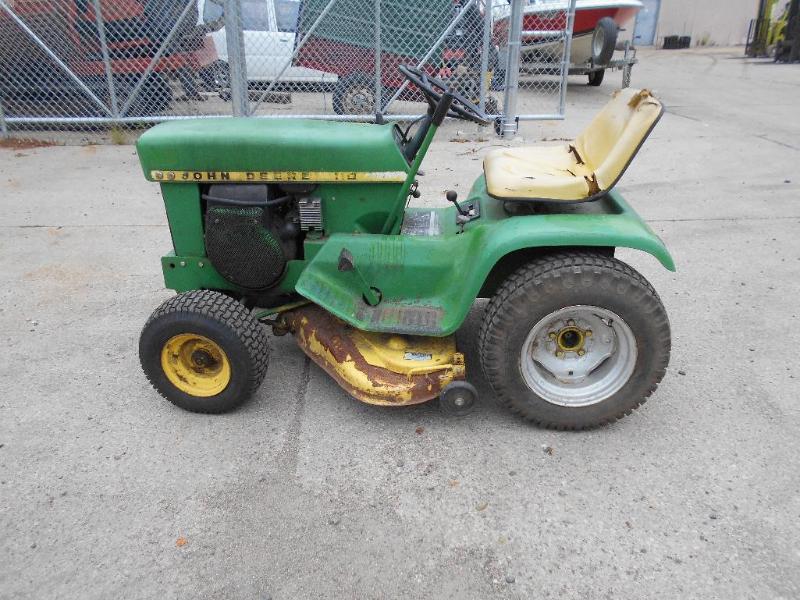 lot 14 image: John Deere 110 Riding Lawnmower. Starts, Runs and Cuts.