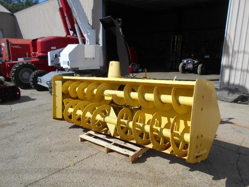 lot 7 image: 3 Point Snowblower. 9 Wide x 3 Tall. Hydraulic.