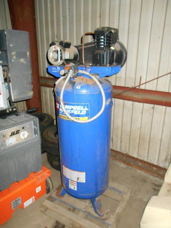 lot 15 image: Campbell Hausfeld Upright Air Compressor
