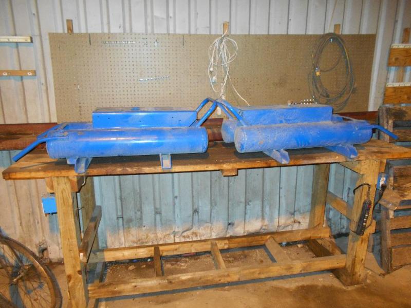 lot 24 image: 2 Air Compressor Tanks