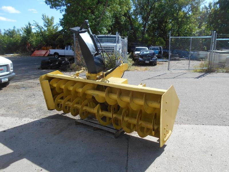 3 Point Snowblower. 9 Wide x 3 Tall. Hydraulic.