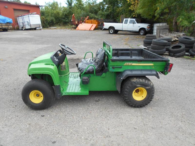 John Deere Gator TS. NO RESERVE
