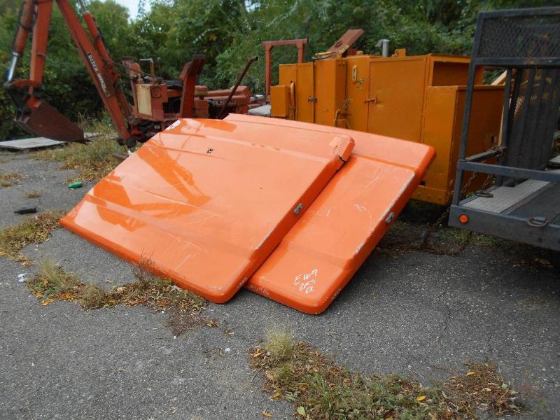 2 Leer Truck Toppers.