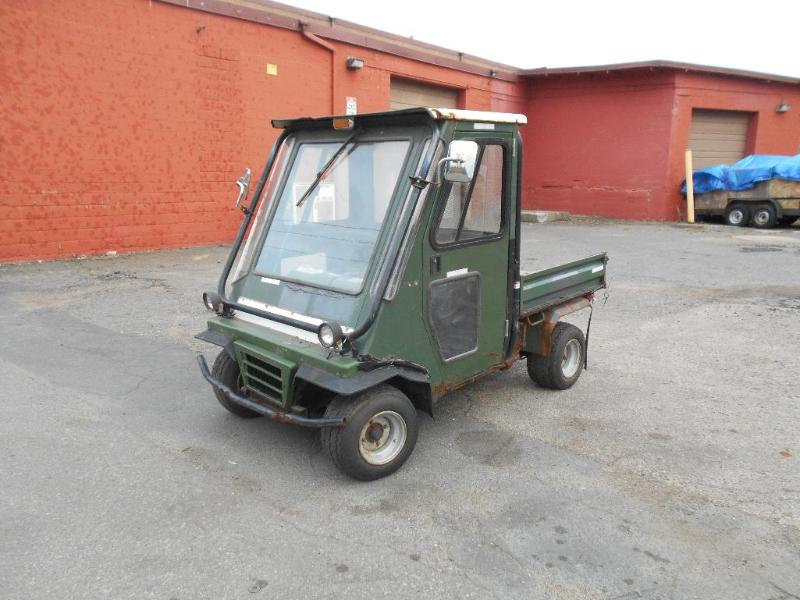 Utility Cart With Cab, Heat, Wipers and Box. NO RESERVE