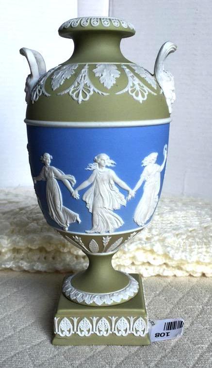 lot 108 image: Wedgewood&nbspJasperware&nbspurn 8.5" ...