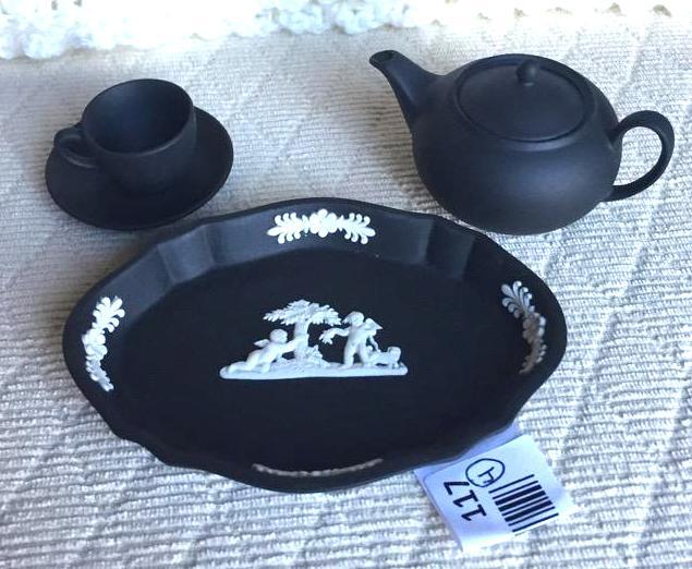lot 117 image: Black Wedgewood made in England. Trinket or p...