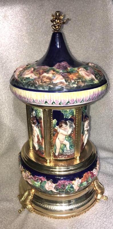 lot 15A image: Capodimonte Carousel Lipstick holder with Reu...