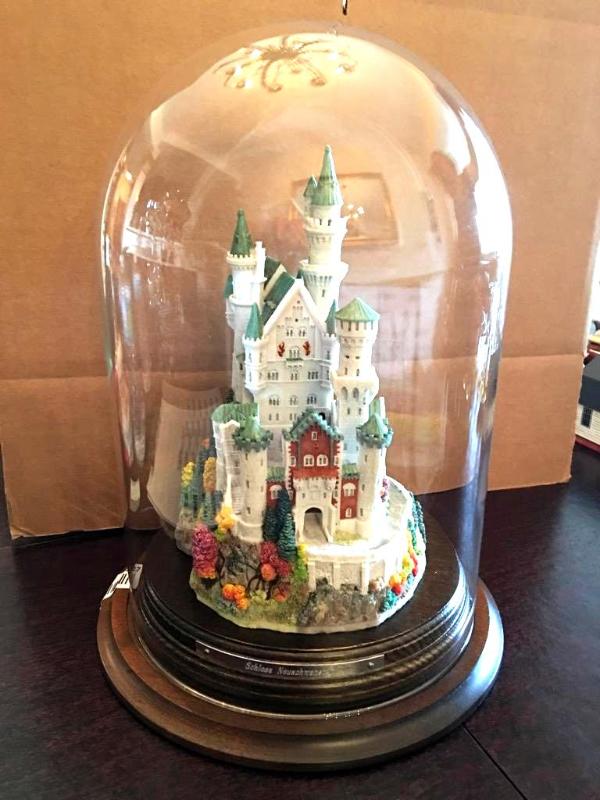 lot 17 image: 1988 Lilliput Castle Schloss Neuschwanstein w...