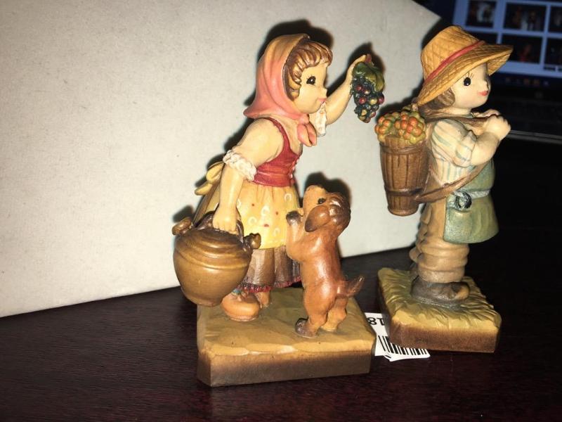 lot 180 image: Anri&nbspItalyl Wood Sculptures Club Member ...