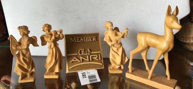 lot 185 image: Anri Italian Wood Carved &quotClub Member&qu...