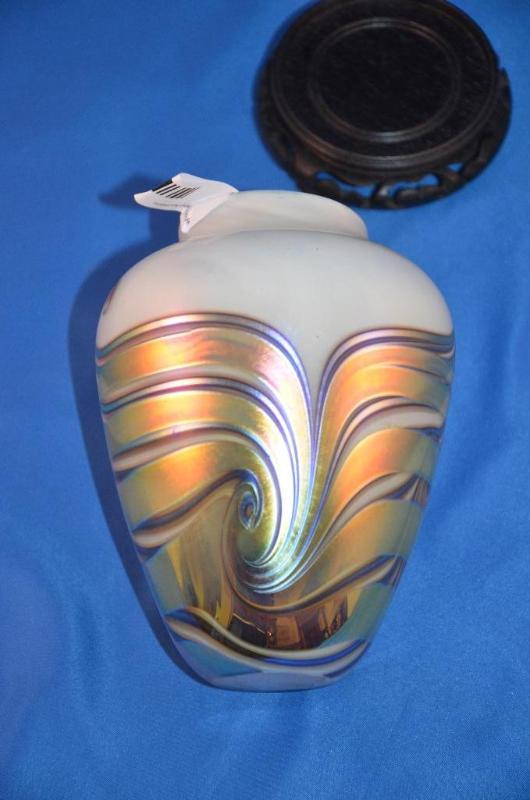 lot 20 image: Collectible Eickholt Art Glass Vase says VTRW...