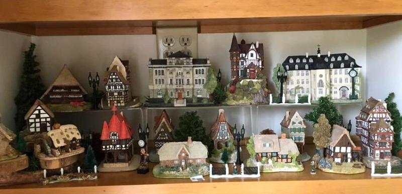 lot 208 image: Collectible Houses with Dept. 56 accessories ...