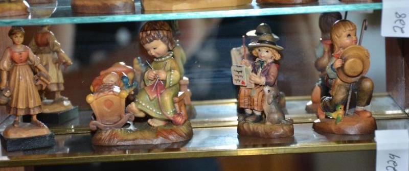 lot 229 image: 4 Anri Wood Carved Figurines.    Milk Ma...
