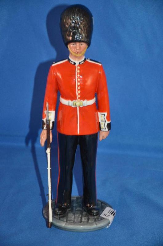 lot 25 image: Royal Doulton The Guardsman HN 2784 signed 10...