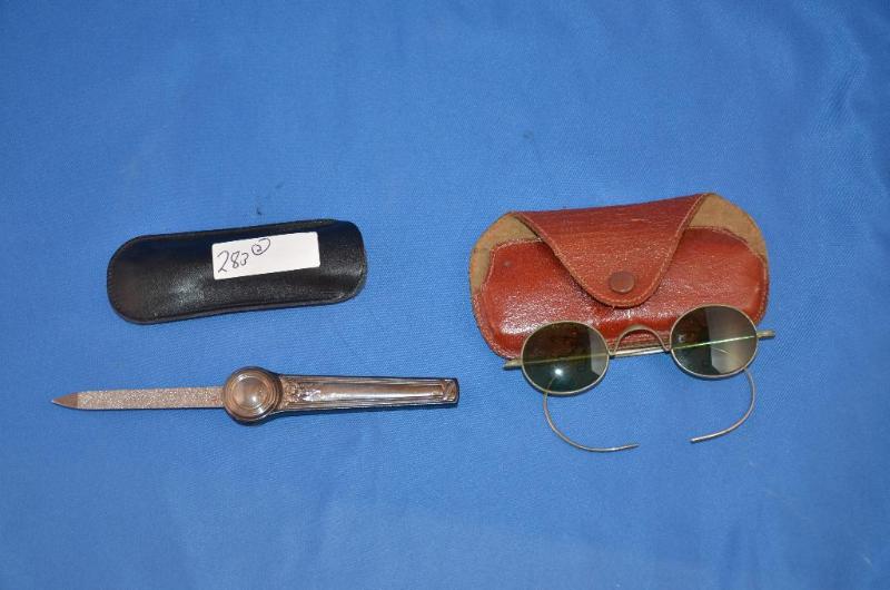 lot 283 image: Vintage to Antique items in leather (we think...