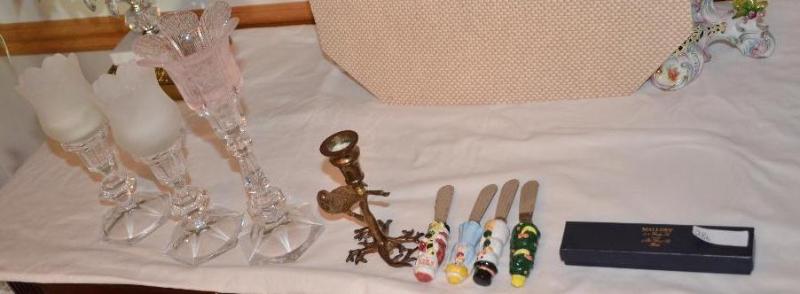 lot 286 image: Figural Brass Candlestick Holder with bird 4 ...