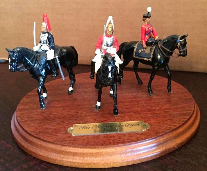lot 42 image: Her Majesty The Queen & Escort. &nbspSet...