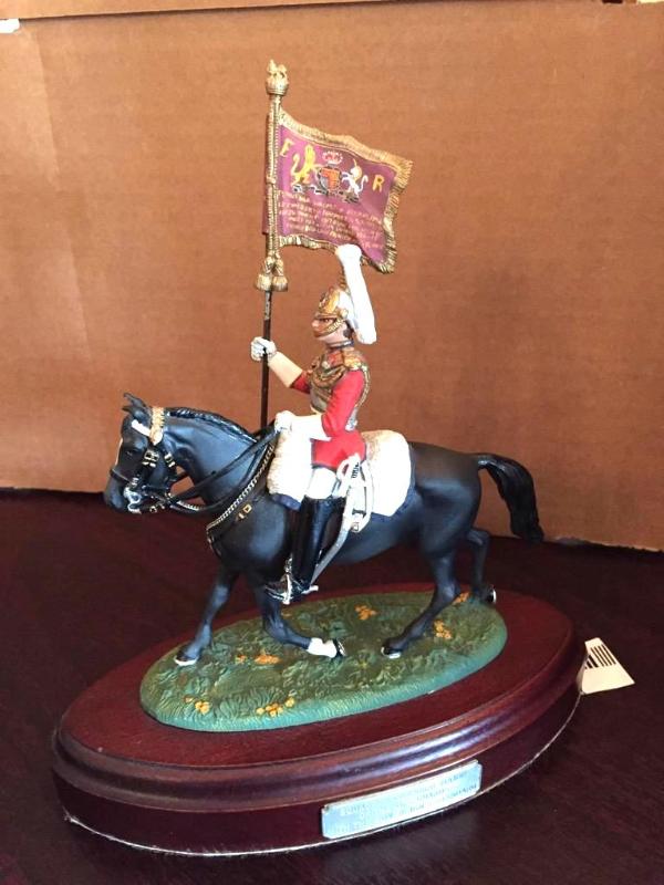 lot 43 image: Buckingham Pewter England. &nbspRemovable fl...