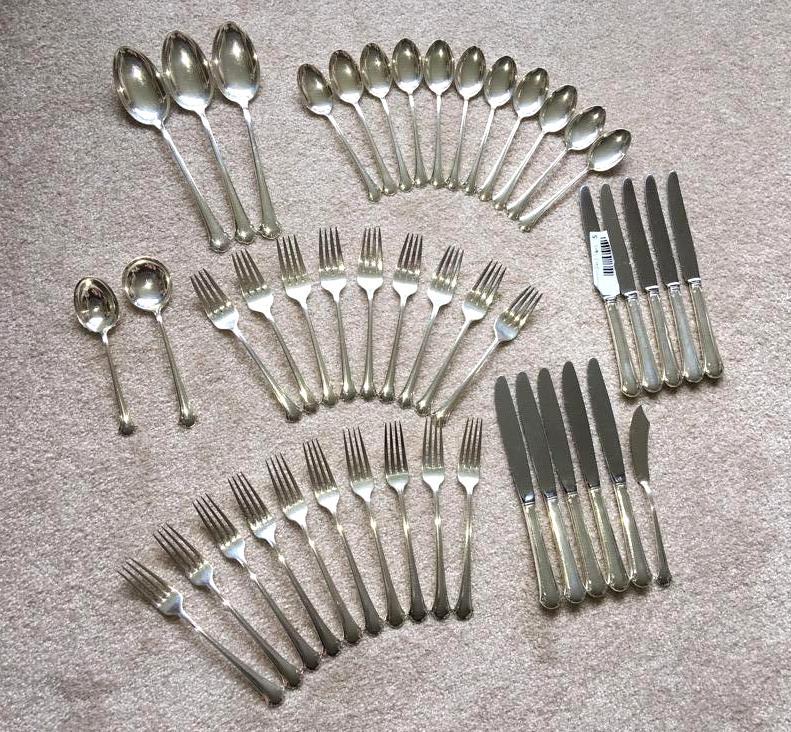 lot 5 image: Chippendale Towle Sterling Silver Flatware se...