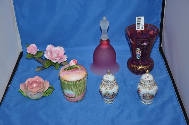 lot 55 image: Lot of Antique&nbspCollectible&nbspporcelai...